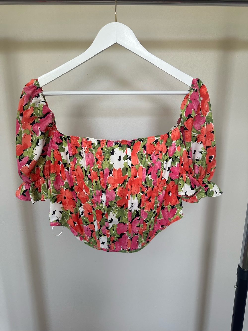 Floral Off-Shoulder Puff Sleeve Crop Top - Pink & Red